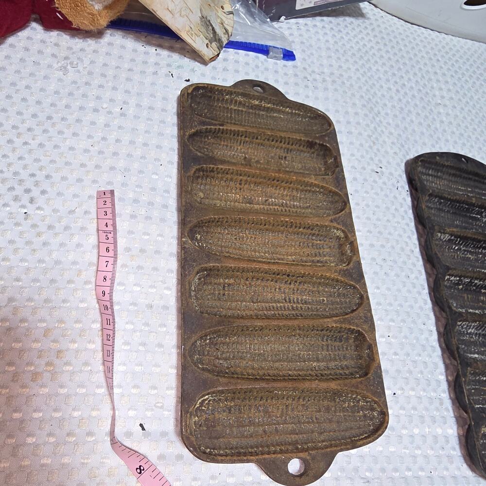 VINTAGE WAGNER WARE CAST IRON CORN STICK PAN